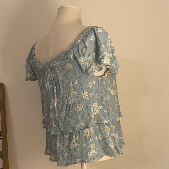 Floral Blue White Women's Flutter Sleeve Ruffle Hem Blouse Top | Size L - Picture 5 of 9